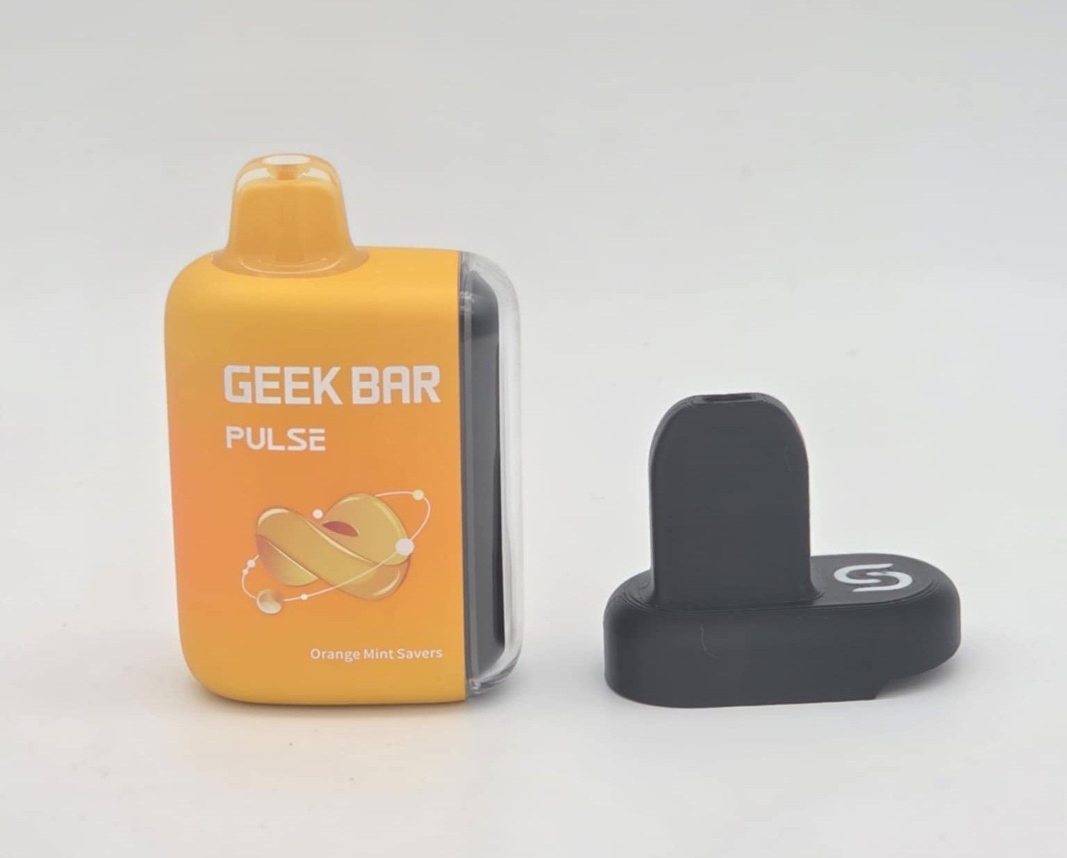 Geek Bar Pulse Vape with attachment detail